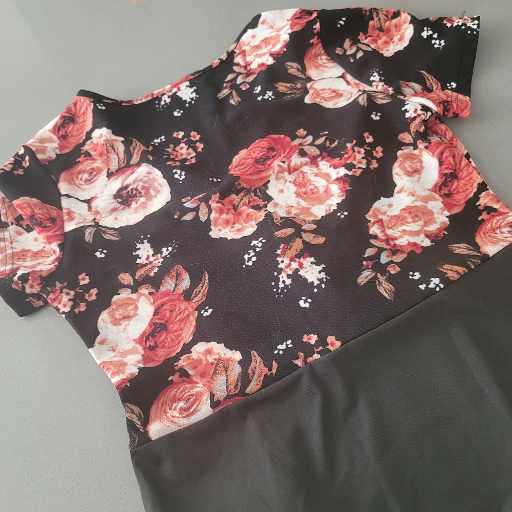 Shein | Floral Print Deep V Body Suit - Picture 4 of 4